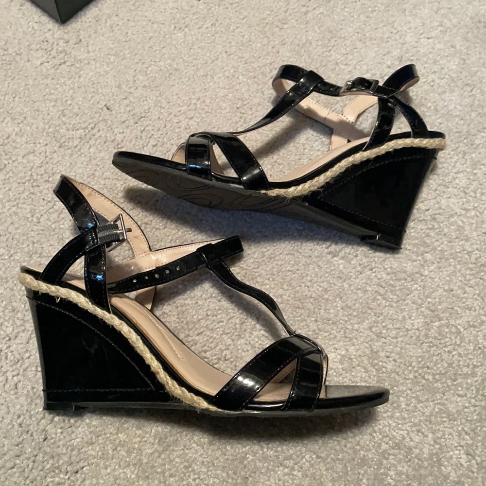 Black wedges heels